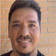 Profesor de batería con 40 años dedicados al instrumento